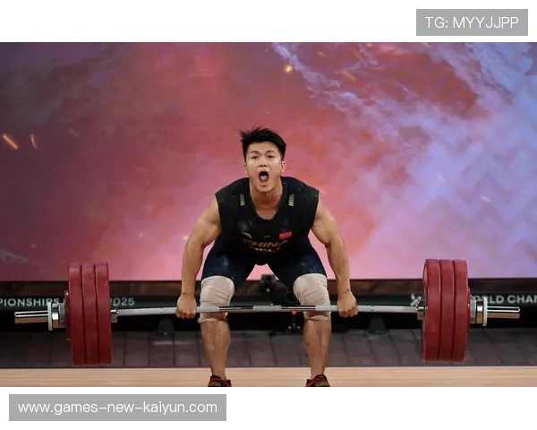 世界举重选手抓举失败两次，第三次竟完成奇迹